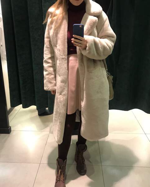 Casaco de Inverno com Capa de Pele Falsa