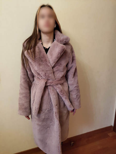 Casaco de Inverno com Capa de Pele Falsa