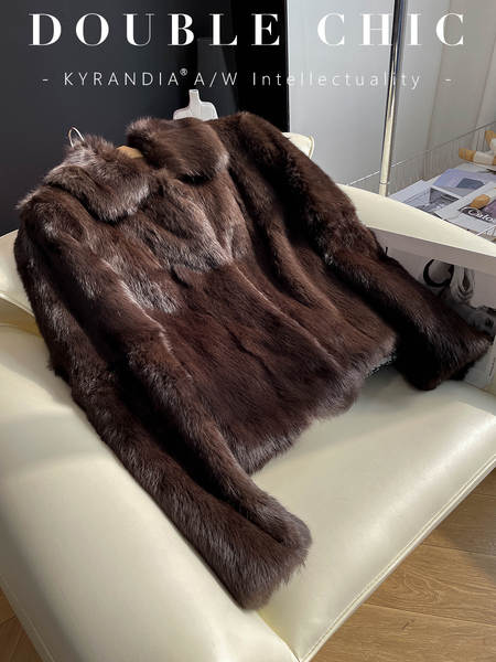Vestido de couro novo para o inverno, casaco de couro novo para a mulher.