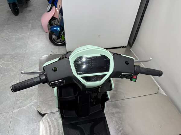 Exportação transfronteiriça de fabricantes de motocicletas de redução de choque para adultos para carros elétricos para passageiros de motocicletas