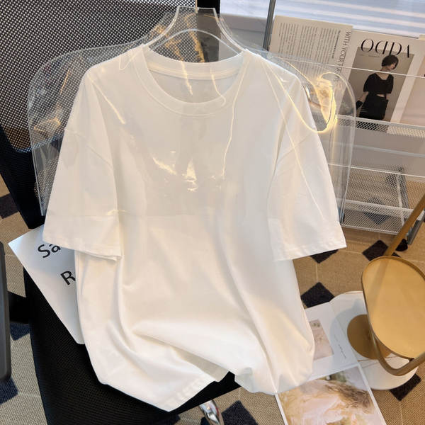 Camiseta feminina de algodão curta