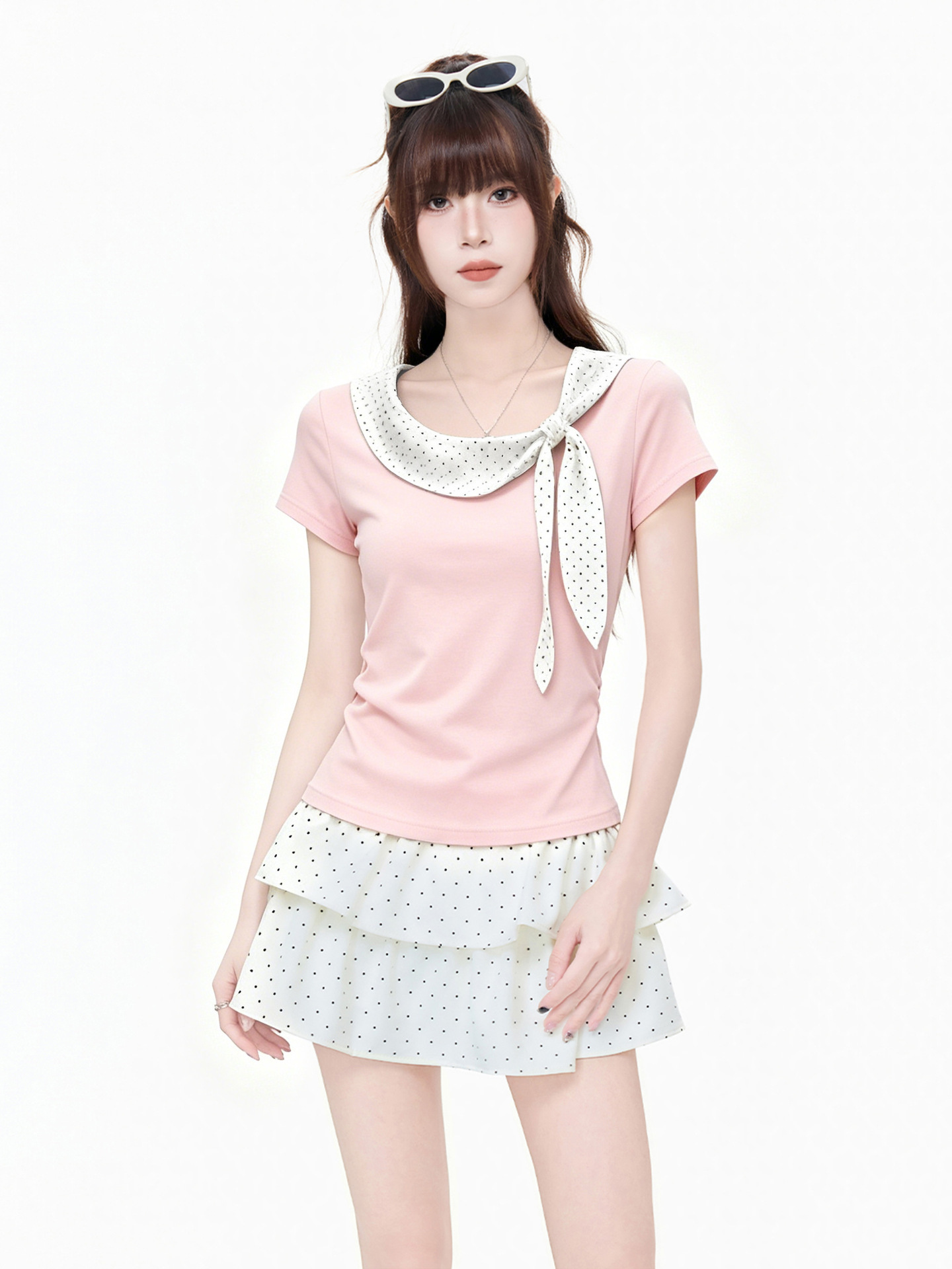 Camisa feminina curta rosa com bolinhas e laço