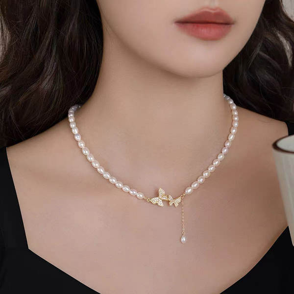S925 Puro Prata Borboleta Colar Mulheres Pequenos Design Simples Delicioso doce e luxuoso Cadeia de cordão de serpente Sensor avançado