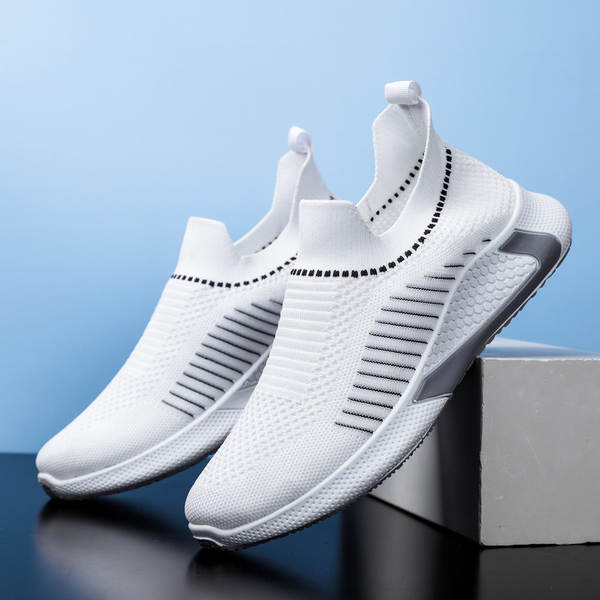 Sapatos masculinos 2026 Primavera Novo modelo de sapatos esportivos de moda suave e vazio para o tempo livre para homens