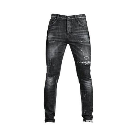 Amazon lança novo modelo de jeans para homens com as pernas quebradas
