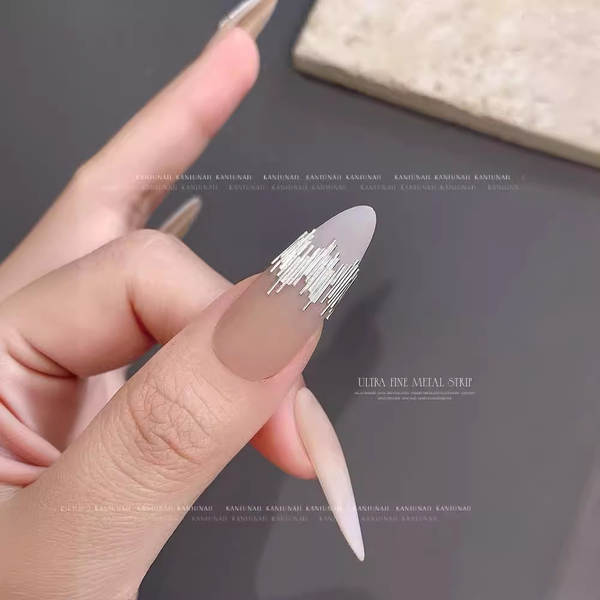 Nova linha de belezas ultra-finas de metal nocturno de barbacoa de luz refletiva de barbacoa de prata para as unhas