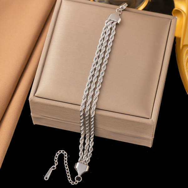 Lanche de aço transfronteiriço de Dongguan não cai de cor novo modelo japonês coreano acessório lanche mulher 18k ouro moda leve e luxuosa sensação de luxo