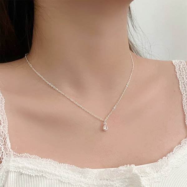 S925 Puro Prata Borboleta Colar Mulheres Pequenos Design Simples Delicioso doce e luxuoso Cadeia de cordão de serpente Sensor avançado