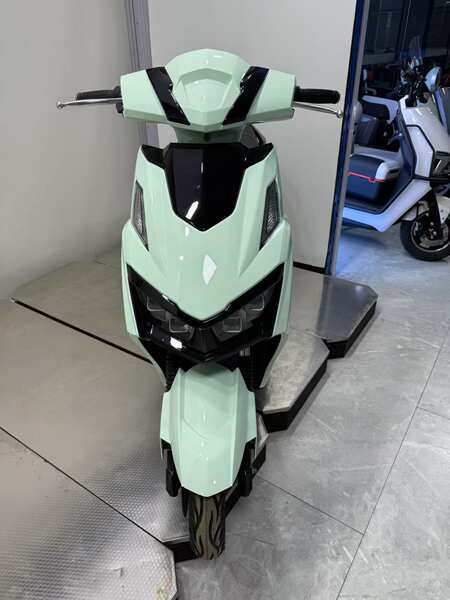 Exportação transfronteiriça de fabricantes de motocicletas de redução de choque para adultos para carros elétricos para passageiros de motocicletas