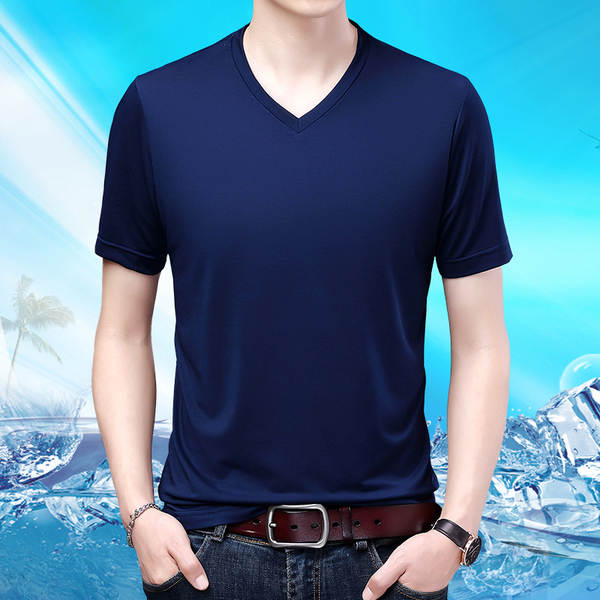 Camiseta masculina curta V