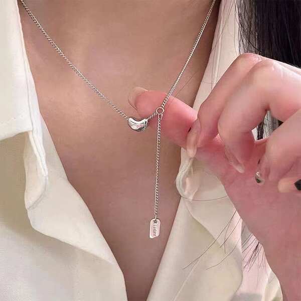 S925 Puro Prata Borboleta Colar Mulheres Pequenos Design Simples Delicioso doce e luxuoso Cadeia de cordão de serpente Sensor avançado