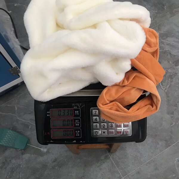 Pele de Ganso Branco para Boneca