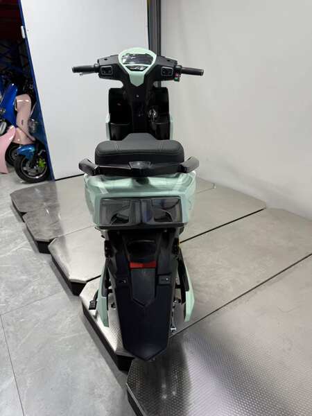 Exportação transfronteiriça de fabricantes de motocicletas de redução de choque para adultos para carros elétricos para passageiros de motocicletas