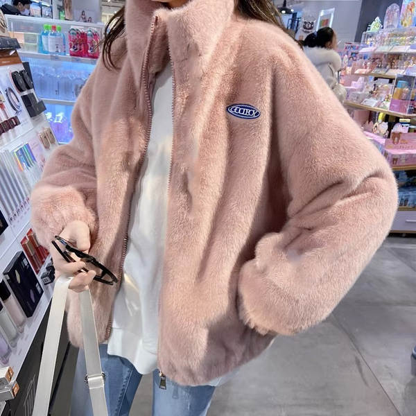 Casaco de Inverno Feminino com Capa de Coelho