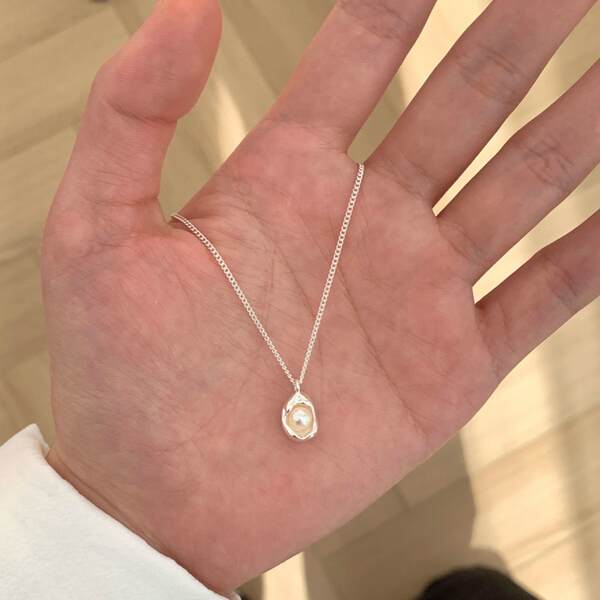 S925 Puro Prata Borboleta Colar Mulheres Pequenos Design Simples Delicioso doce e luxuoso Cadeia de cordão de serpente Sensor avançado