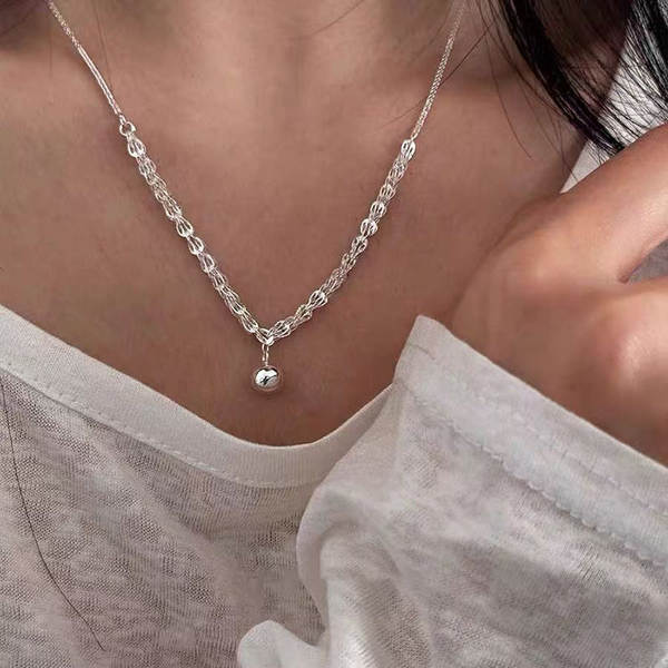 S925 Puro Prata Borboleta Colar Mulheres Pequenos Design Simples Delicioso doce e luxuoso Cadeia de cordão de serpente Sensor avançado
